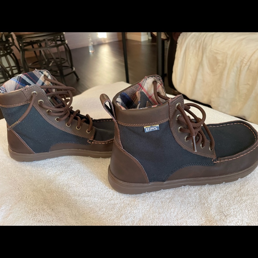 Lems Men’s Boulder boots. Size 44. Hardly worn, excellent condition.